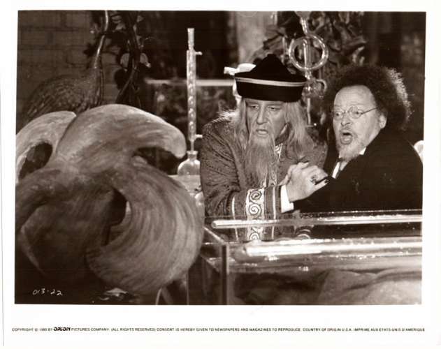 Photo de presse du film LE COMPLOT DIABOLIQUE DU DOCTEUR FU MANCHU (1980)