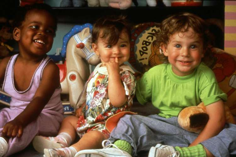 Allo Maman C Est Encore Moi 7 diapositives du film ALLÔ MAMAN, C'EST ENCORE MOI (1990)
