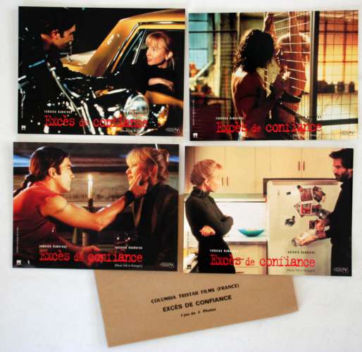 8 photos d'exploitation du film EXCÈS DE CONFIANCE (1995)