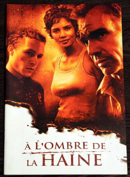 à L Ombre De La Haine Dossier de presse du film A L'OMBRE DE LA HAINE (2001)